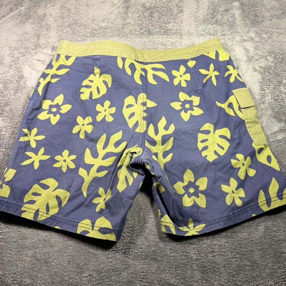 Kanvas by Katin Heritage Collection Mens 33 Tropical Floral Board Shorts Navy